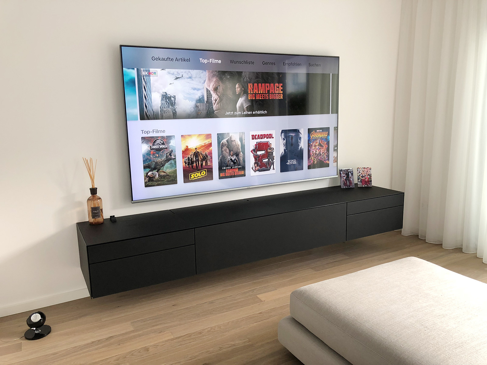SPECTRAL Ameno HiFi-TV-Möbel und Samsung 82 Zoll TV Gerät