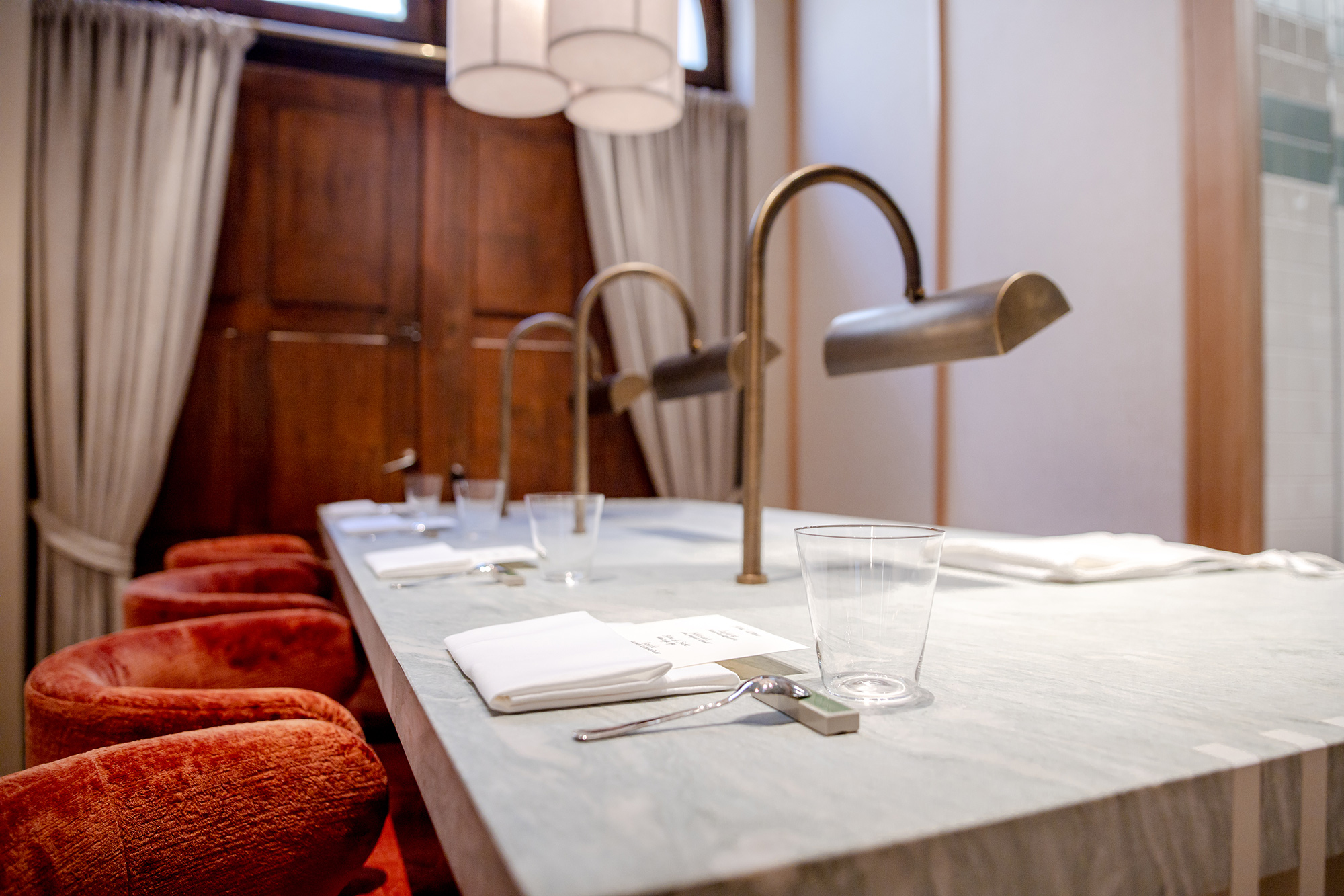 Komu by Christoph Kunz Chefs Table Zwei Sterne Restaurant München Gastro Beschallung Akustik