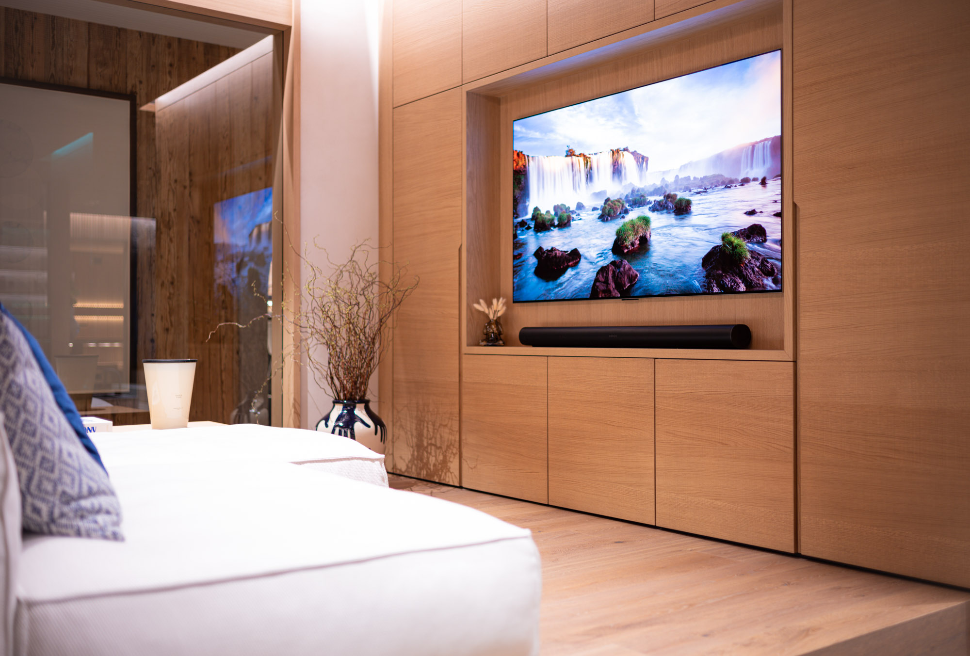 LG Evo G3 65 Zoll Sonos Arc Soundbar Wellness Villa Muenchen