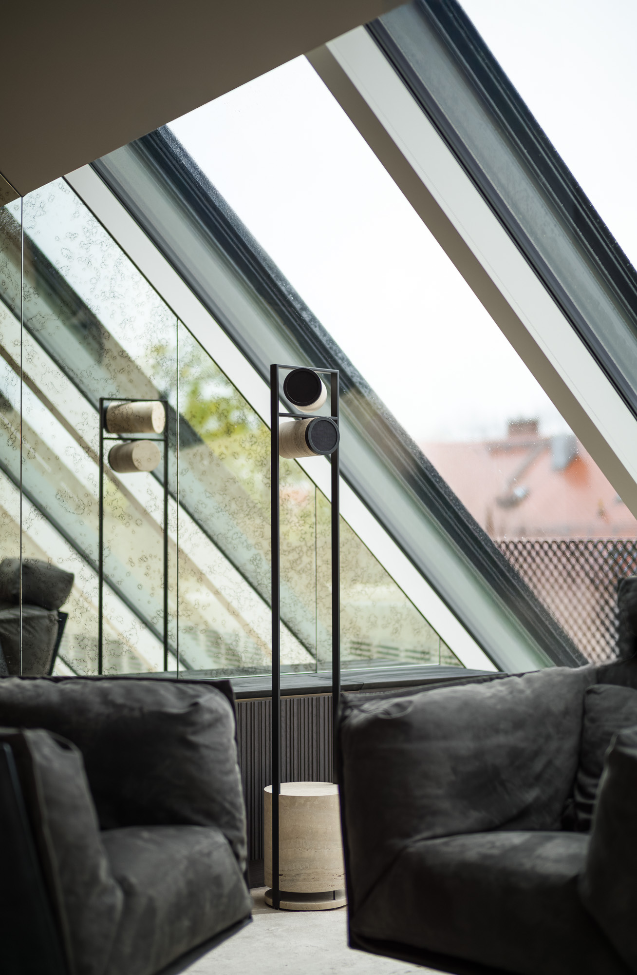 archittetura sonora icarus stand alone travertin Lautsprecher