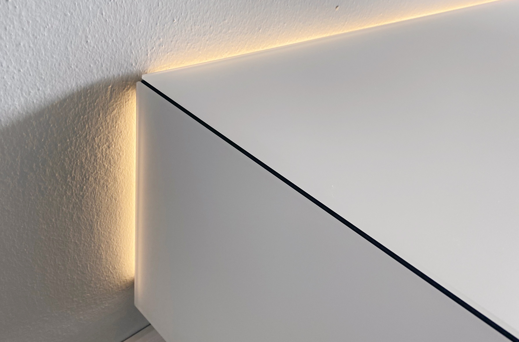 SPECTRAL Brick mit SPECTRAL Ameno LED Beleuchtung